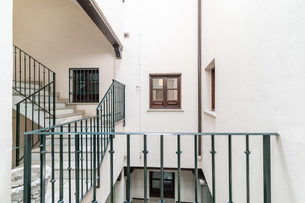 Moderno Apartamento Centro De Granada 2 Exterior photo